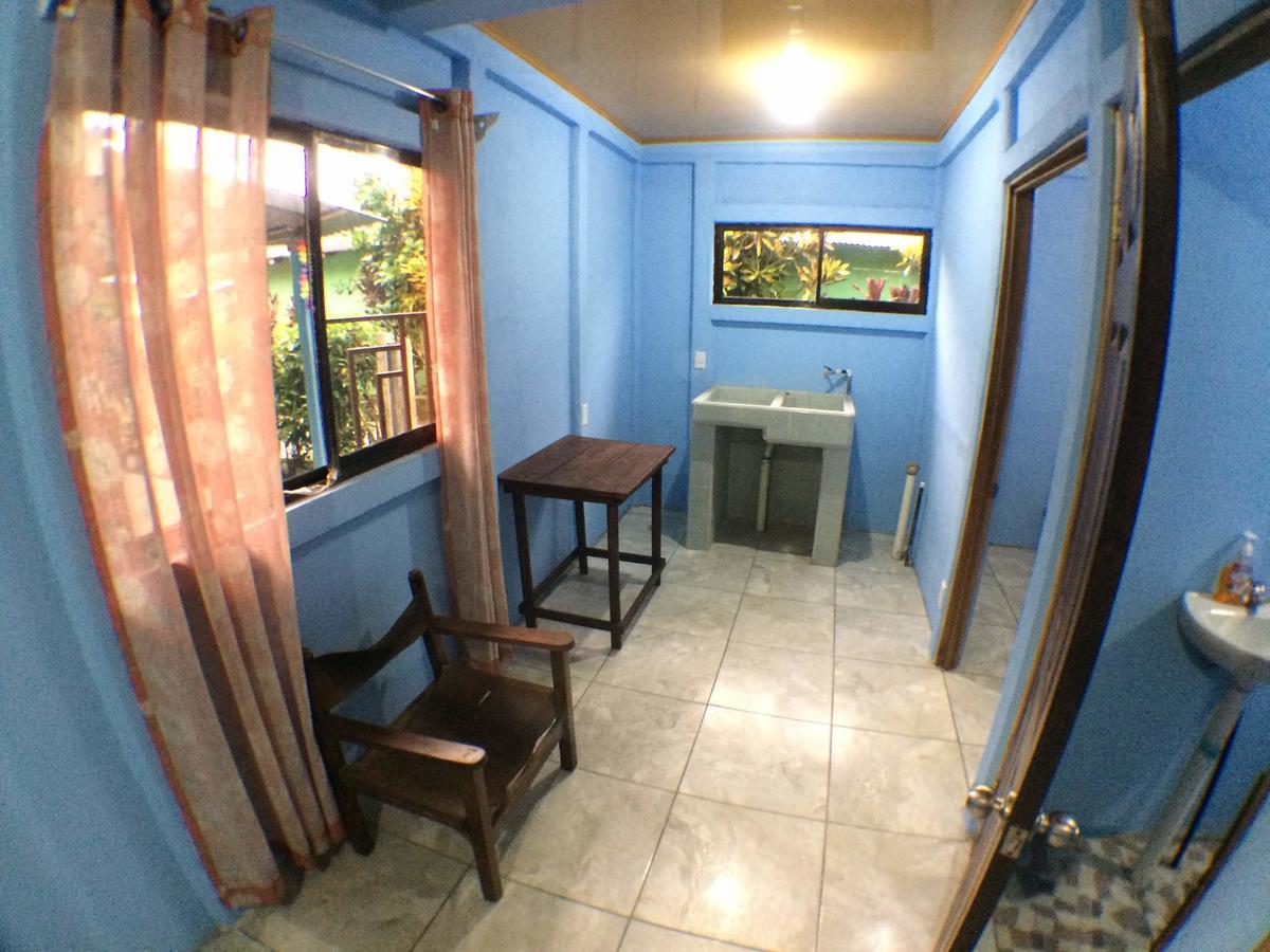 Green Macaw Hostel Tortuguero Zewnętrze zdjęcie